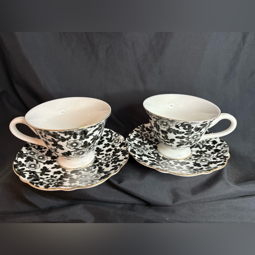 2 sets of Grace Tea ware cup and saucers - Picture 2 of 5